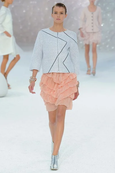 Look 18